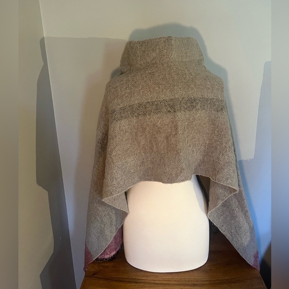 Turtle neck scarf wrap - Picture 2 of 8